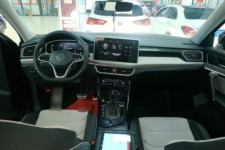 Used Volkswagen Tayron X 2023 330TSI Two-Wheel-Drive Prestige High-Energy Version Center Console