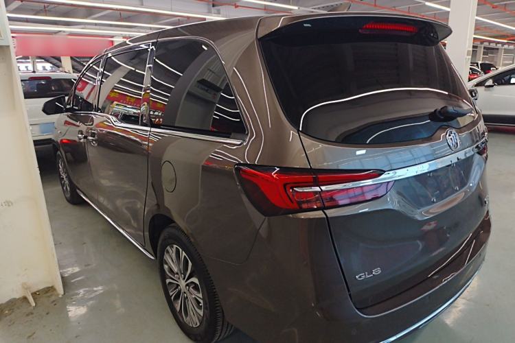 Used Buick GL8 2023 Facelifted Land Cruiser Executive Luxury Version