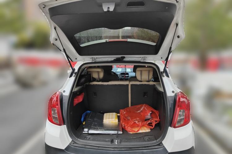 Used Buick Encore 2015 1.4T Automatic Two-Wheel Drive Urban Elite Version Trunk