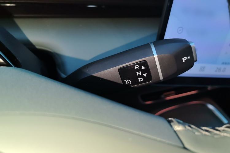 Used Deepal S07 2025 285Max Huawei Qiankun Intelligent Driving ADS SE Range-Extended Version Gear Lever