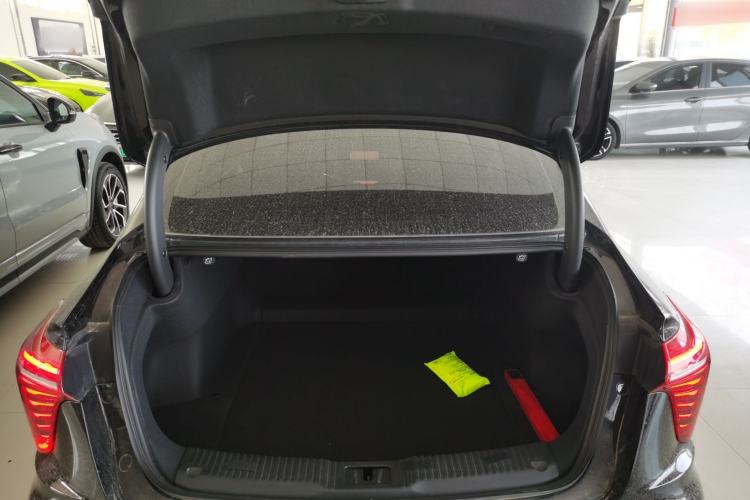 Used Hongqi H5 2025 1.5T DCT Qiyun 500 000th Unit Commemorative Edition Trunk