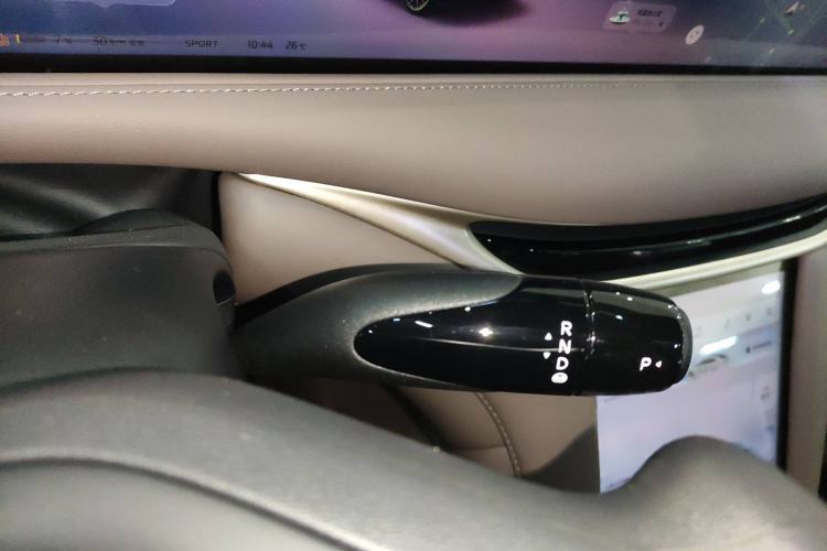 Used IM L6 2025 Ultra Model
