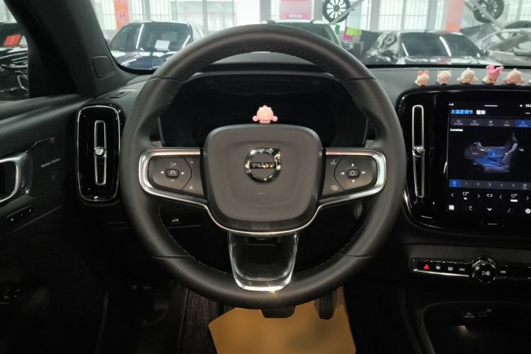 Used Volvo C40 2022 Long-Range PRO Version Steering Wheel