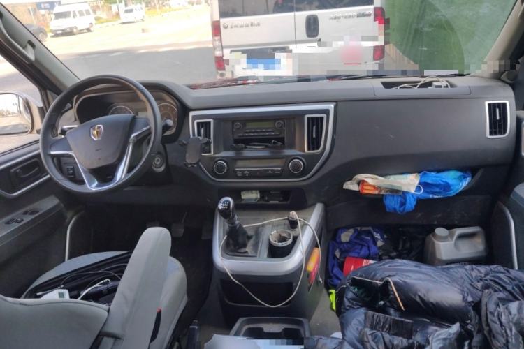 Used Jinbei Hiace King 2021 2.0L City Transport King Series Express Model Standard Top 6-Seater 1TZS Center Console