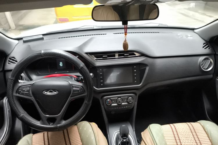 Used Chery Tiggo 3X 2018 1.5L Manual Elite Edition Center Console