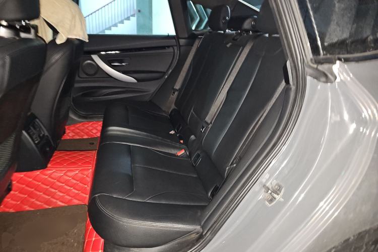 Used BMW 3 Series GT 2017 330i xDrive M Sport Left Rear Seat