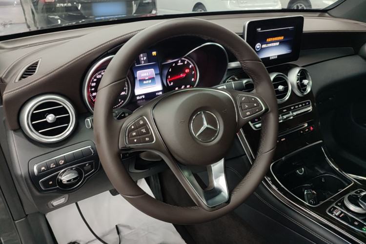 Used Mercedes-Benz GLC 2017 GLC 260 4MATIC Luxury Model