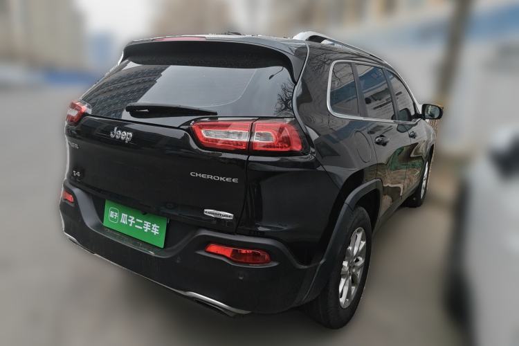 Used Jeep Cherokee 2016 2.4L Professional Smart Version