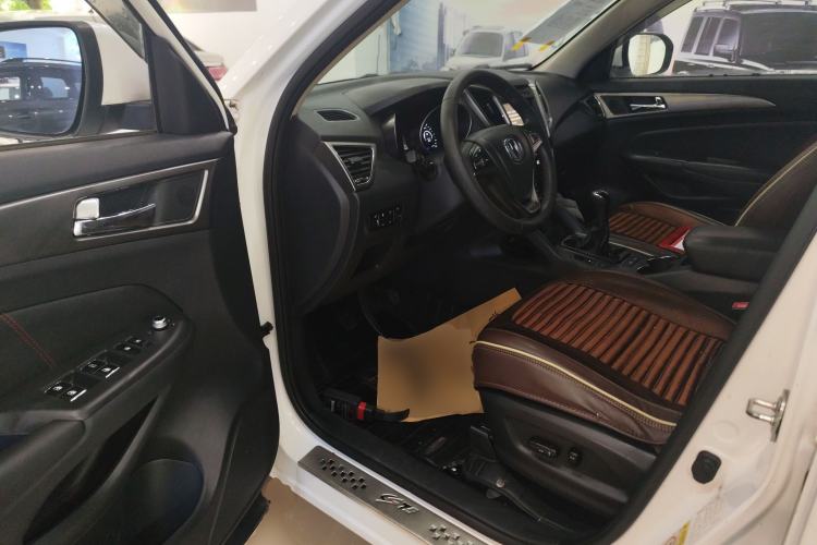 Used CHANGAN CS75 2014 2.0L Manual Leading Version China IV Standard Driver Seat