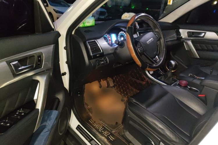 Used Haval H2 2016 Red-Label 1.5T Manual Two-Wheel Drive Luxury Model
