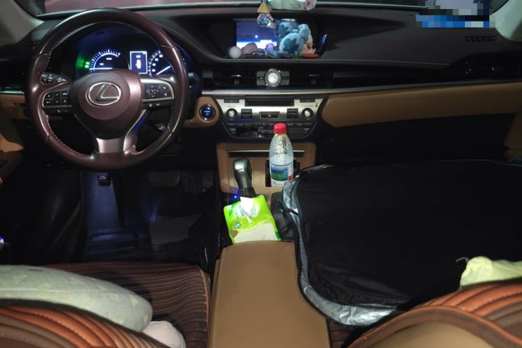 Used Lexus ES 2015 300h Comfort Edition
