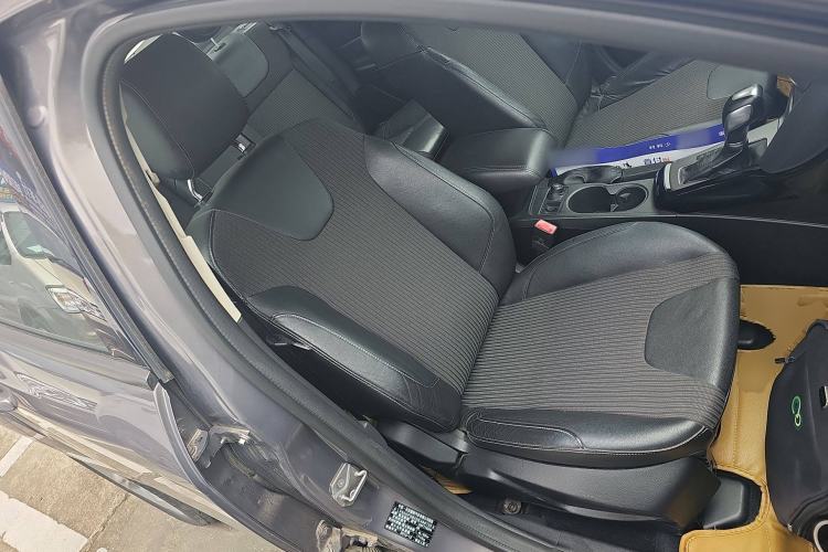 Used Ford Focus 2012 Sedan 1.6L Automatic Fashion Edition
