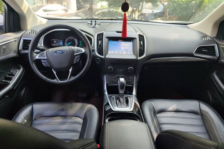 Used Ford Edge 2016 EcoBoost 245 Four-Wheel Drive Titanium Edition 7-Seater Center Console