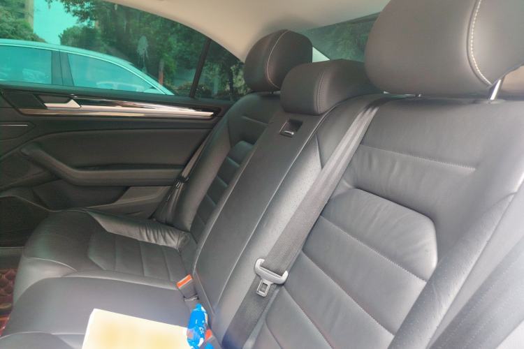 Used Volkswagen Phideon 2018 Revised Version 380TSI Two-Wheel Drive Luxury Edition Left Rear Seat