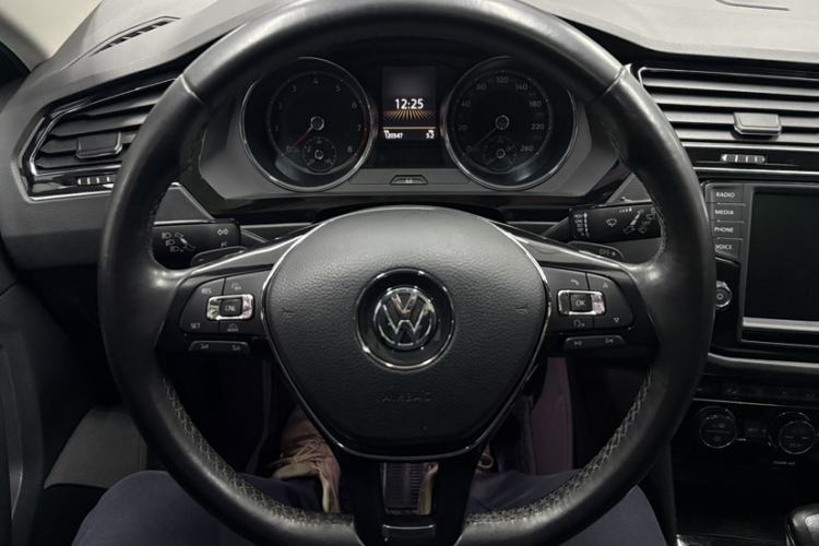 Used Volkswagen Tiguan L 2017 330TSI Automatic Two-Wheel Drive Luxury Edition
