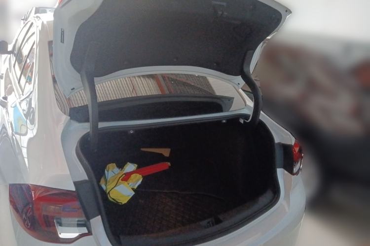 Used Buick Regal 2024 25T Deluxe Edition Trunk