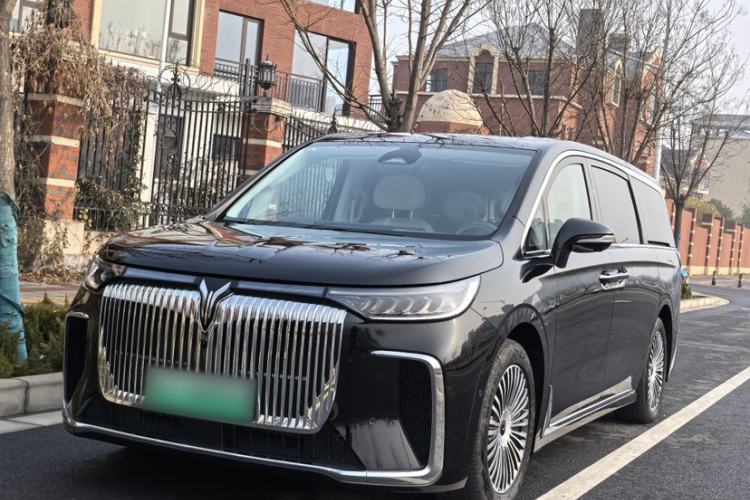 Used VOYAH Dream 2025 EV Four-Wheel Drive Prestige Kunpeng Edition