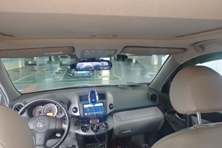 Used Toyota RAV4 2010 2.4L Automatic Deluxe Upgrade Edition
