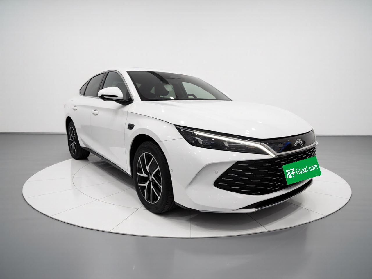 BYD Qin L 2025 DM-i Smart Drive 120KM Superior Model — снимка 3