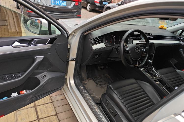 Used Volkswagen Magotan 2019 330TSI DSG Leading Edition China V Standard