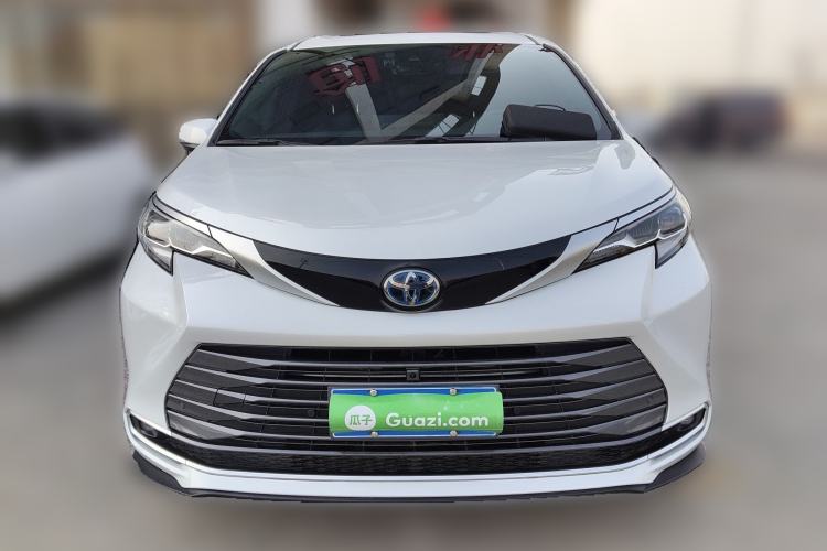 Used Toyota Sienna 2023 2.5L Hybrid Deluxe Edition
