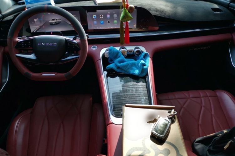 Used EXEED Stellar 2023 400T Four-Wheel Drive Enjoying the Flying Fish Edition Center Console