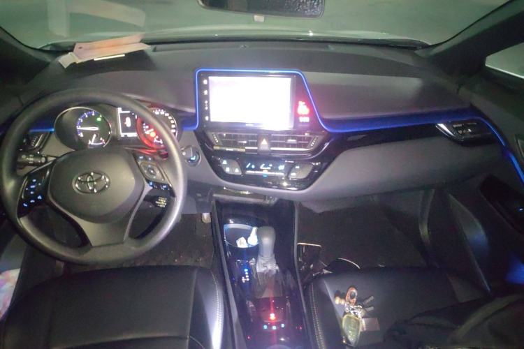 Used Toyota IZOA 2020 2.0L Enjoy Edition Center Console