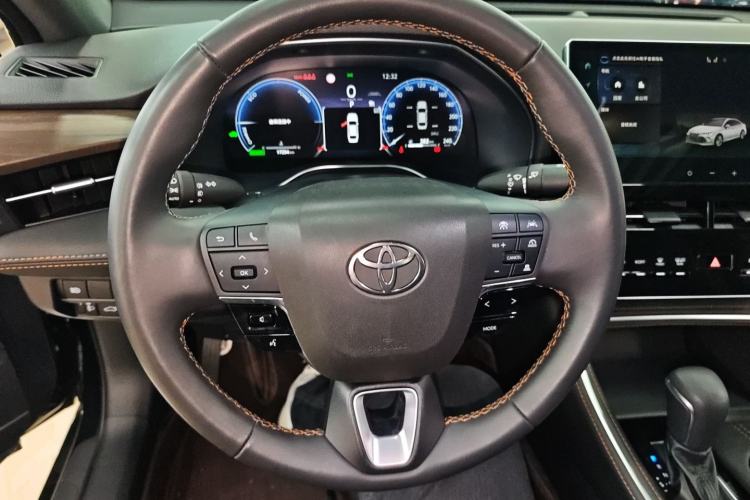 Used Toyota Avalon 2024 Dual-Motor 2.0L Luxury Edition