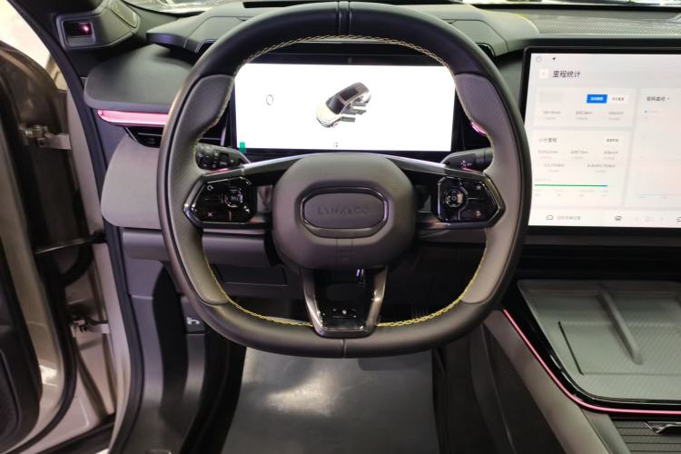 Used Lynk & Co 08 EM-P 2025 245km Ultra-Long Range Halo Steering Wheel