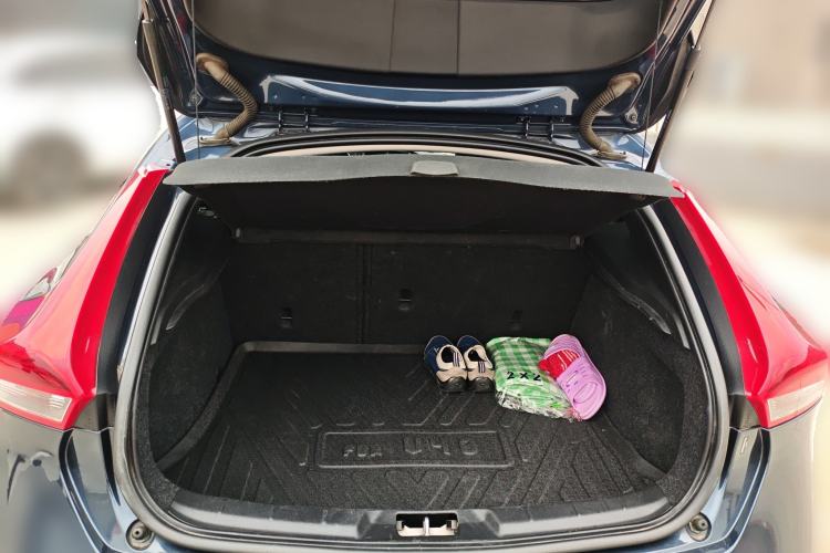 Used Volvo V40 2017 T3 Zhiya Edition
