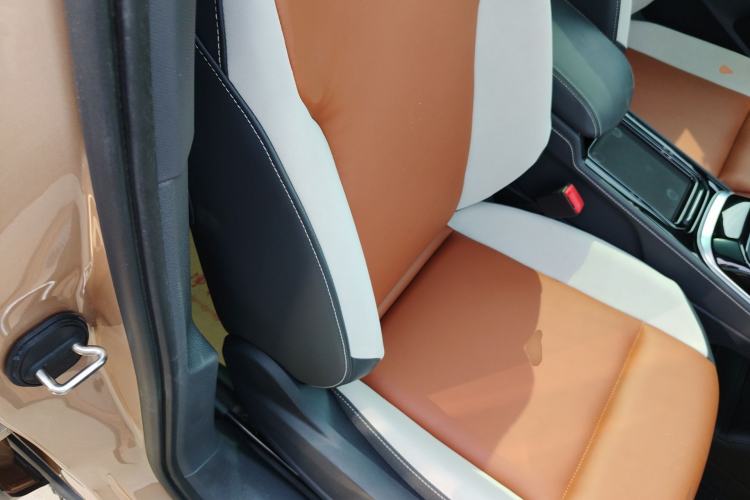 Used Volkswagen ID.4 CROZZ 2022 Long-Range PURE+ Edition Right Front Seat