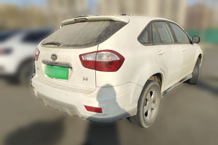 Used BYD S6 2014 2.0L Manual Luxury 5-Seater