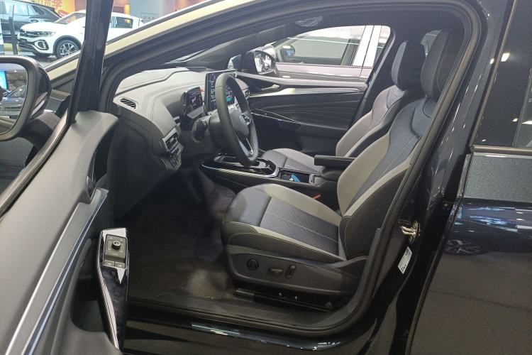 Used Volkswagen ID.4 CROZZ 2025 Pure Edition