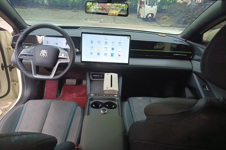 Used BYD Qin L 2025 EV 545KM Cloud Suspension Edition Center Console