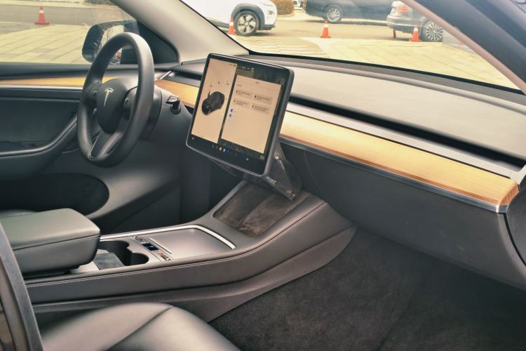 Used Tesla Model Y 2021 Standard Range Rear-Wheel Drive Version