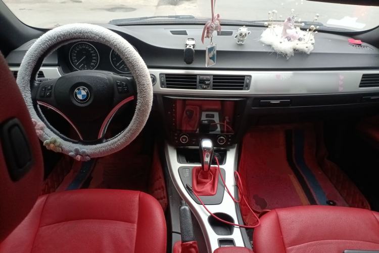 Used BMW 3 Series 2011 325i Convertible Coupe Center Console