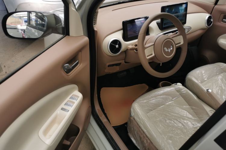 Used Wuling Hongguang MINIEV 2025 Four-Door Version Advanced Edition
