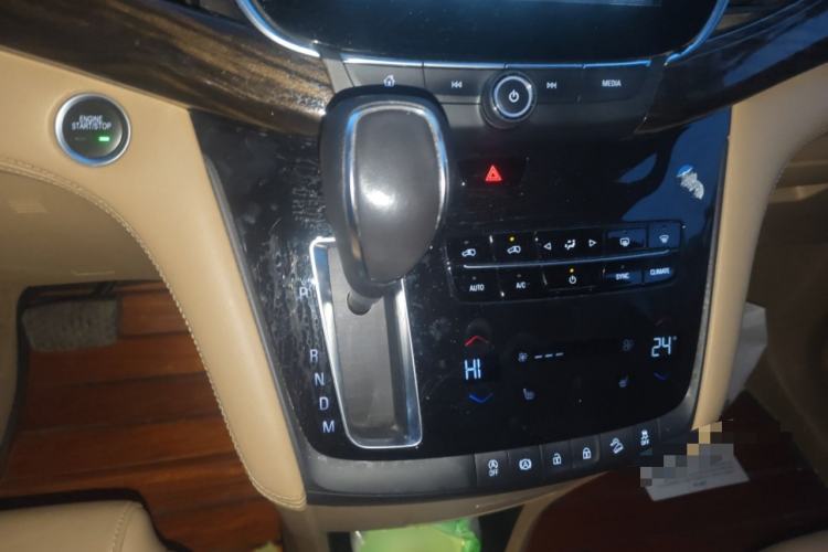 Used Buick GL8 2017 ES 28T Luxury Model China V Standard Gear Lever