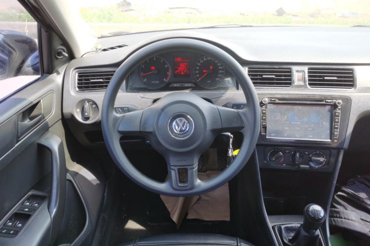 Used Volkswagen Santana 2013 1.4L Manual Fashion Edition