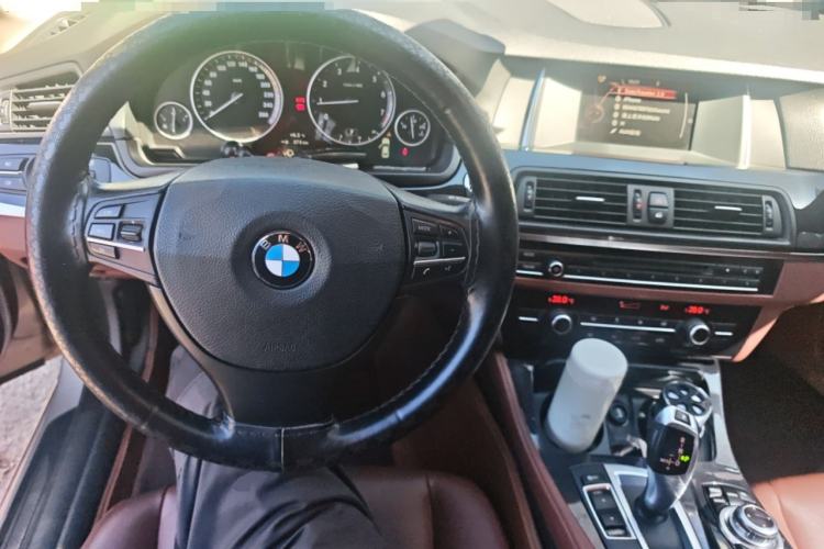 Used BMW 5 Series 2014 520Li Elegant Model
