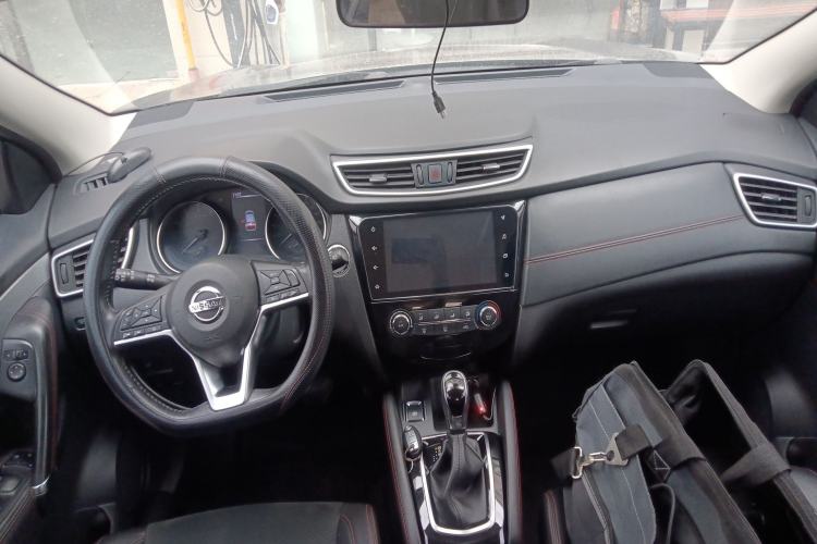 Used Nissan Qashqai 2019 2.0L CVT Luxury Edition Center Console