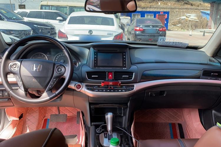 Used Honda Crosstour 2016 3.0L AWD Prestige Navigation Edition Interior 3