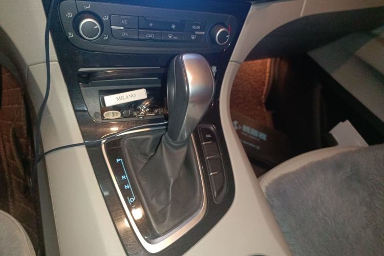 Used Huasong 7 2015 2.0T Automatic Comfort Model
