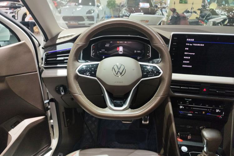 Used Volkswagen Tiguan L 2023 Facelift 380TSI Automatic All-Wheel Drive R-Line Flagship 7-Seater