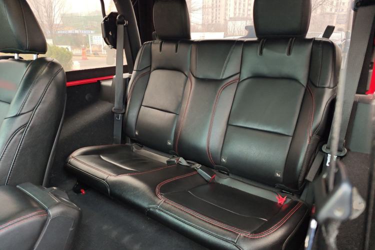 Used Jeep Wrangler 2019 2.0T Rubicon two-door model China V emission standard
