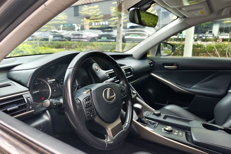 Used Lexus IS 2017 300 FENGSHANG Edition
