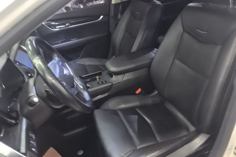 Used Cadillac XT5 2018 25T Luxury Model
