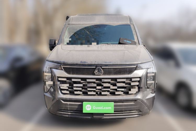 Used Sinotruk Pioneer V 2025 Multi-Function PRO Edition 2.0T Automatic Mid-Roof Mid-Height
