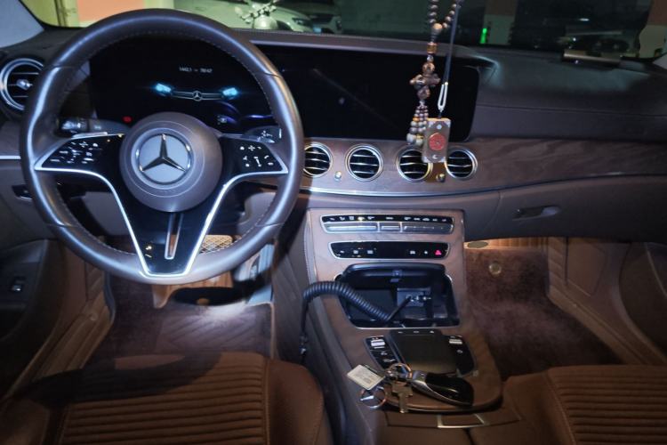 Used Mercedes-Benz E-Class 2021 E 300 L Stylish Model Center Console