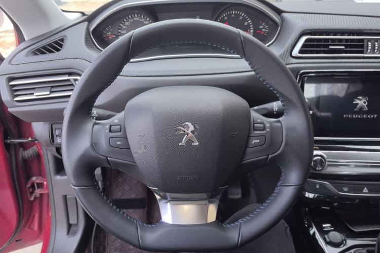 Used Peugeot 308 2018 1.6L Automatic Luxury Edition Steering Wheel